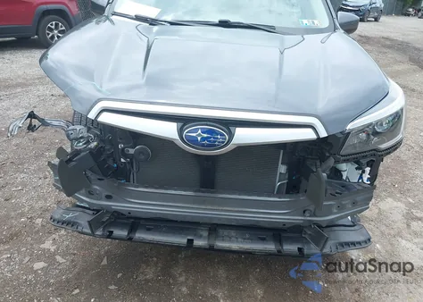 2021 Subaru Forester Premium z USA, uszkodzony, nr VIN JF2SKAJC2MH456818